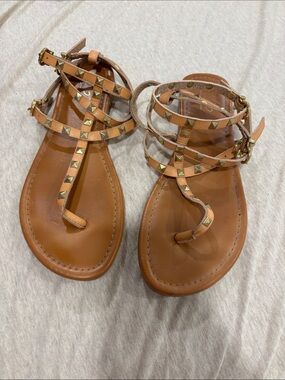 Studded Leather T-Strap Sandals - Brown